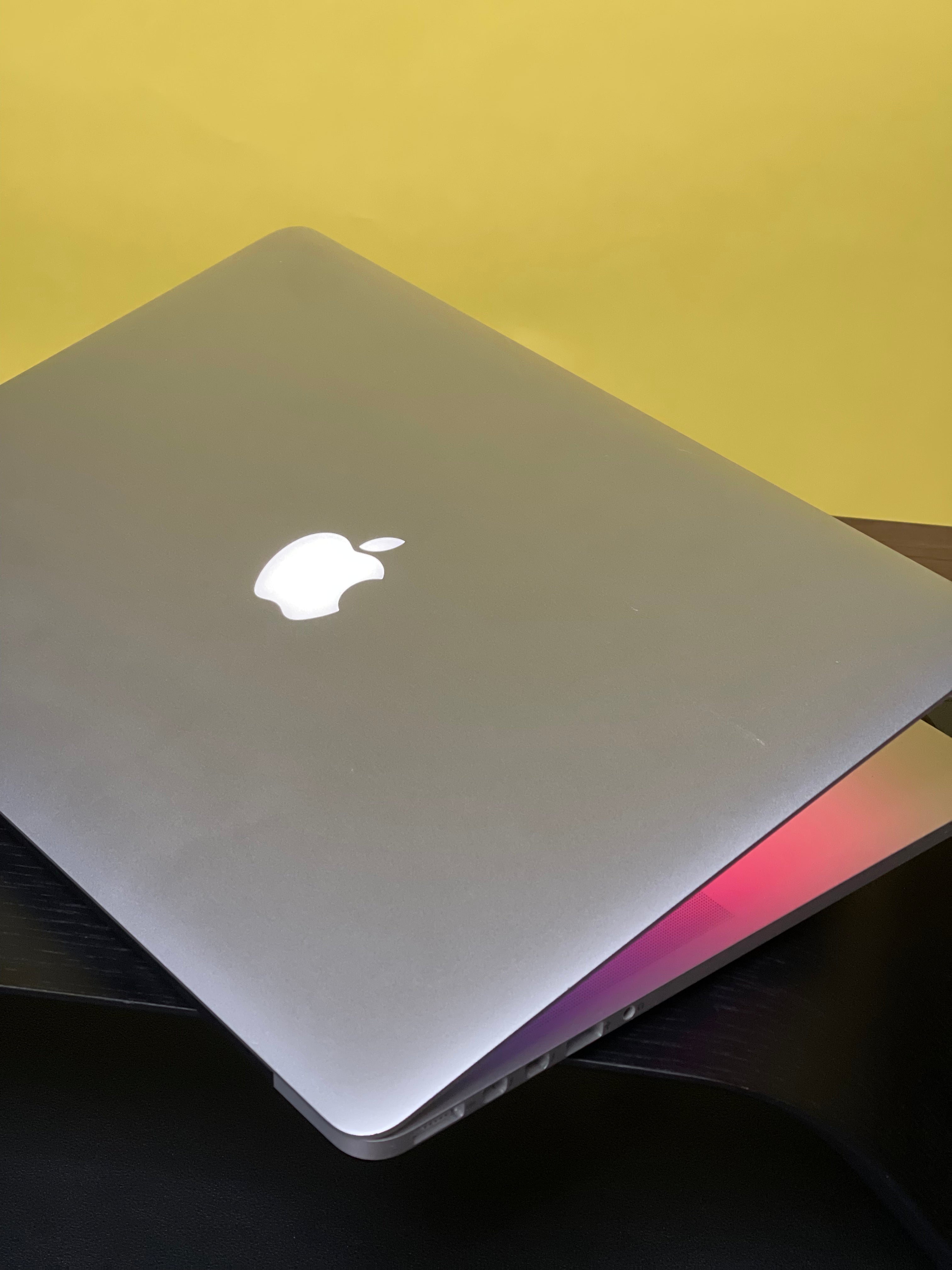 Macbook Pro 2015 15", Core i7, 16GB RAM, 256 SSD