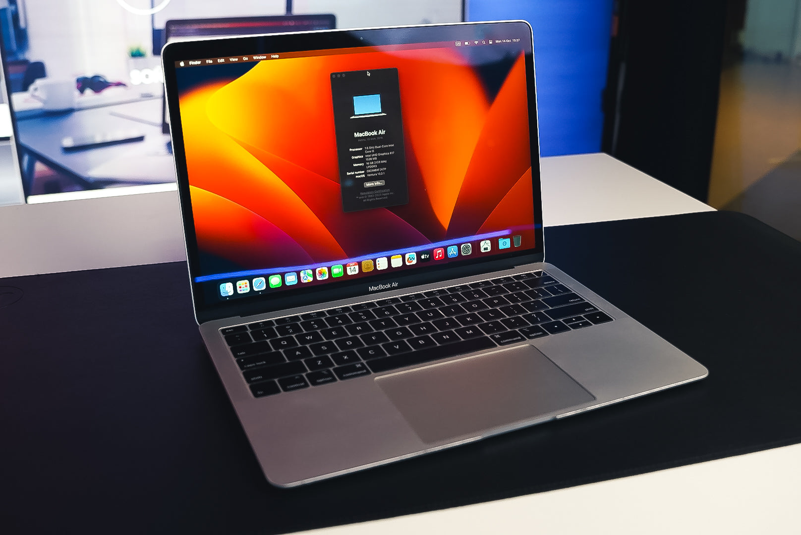 Macbook Air 2018 13" 16GB RAM Q4,199