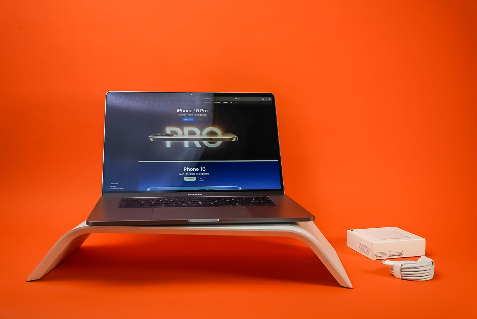 Macbook Pro 2019 16” 64GB RAM i9 1TB SSD Q8,399